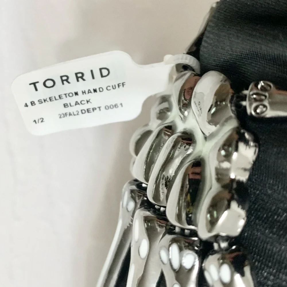 Torrid Skeleton Hand Cuff Glow in the Dark - 1X 2X - NEW - Picture 5 of 8